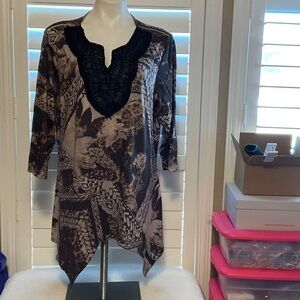 Chic Women's Tunic with Black and Brown Pattern